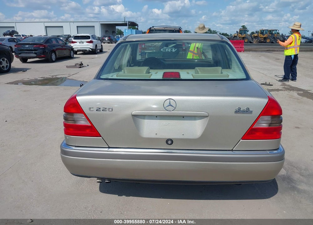 1995 MERCEDES-BENZ C 220 VIN: WDBHA22E8SF244353