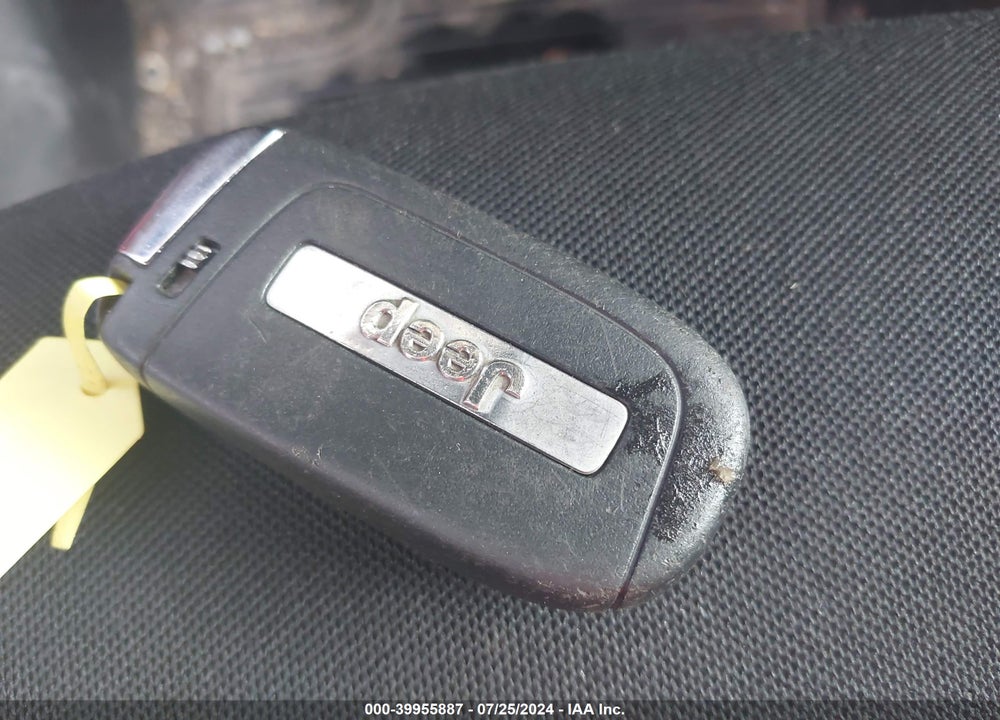 2016 JEEP RENEGADE LATITUDE VIN: ZACCJBBT4GPD63158