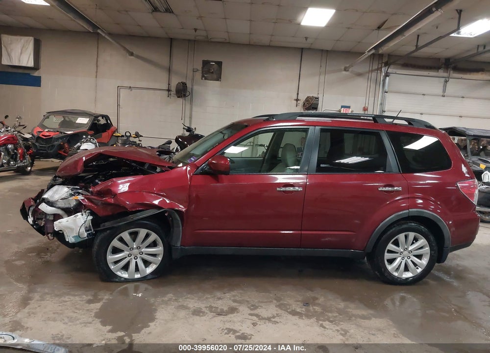 2011 SUBARU FORESTER 2.5X PREMIUM VIN: JF2SHADC8BH755656
