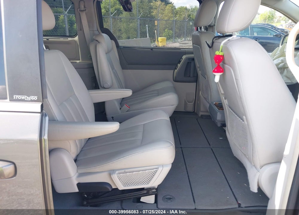 2010 CHRYSLER TOWN & COUNTRY TOURING VIN: 2A4RR5D15AR190330