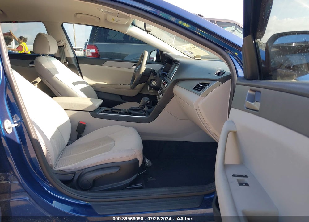 2018 HYUNDAI SONATA SE VIN: 5NPE24AF7JH727554