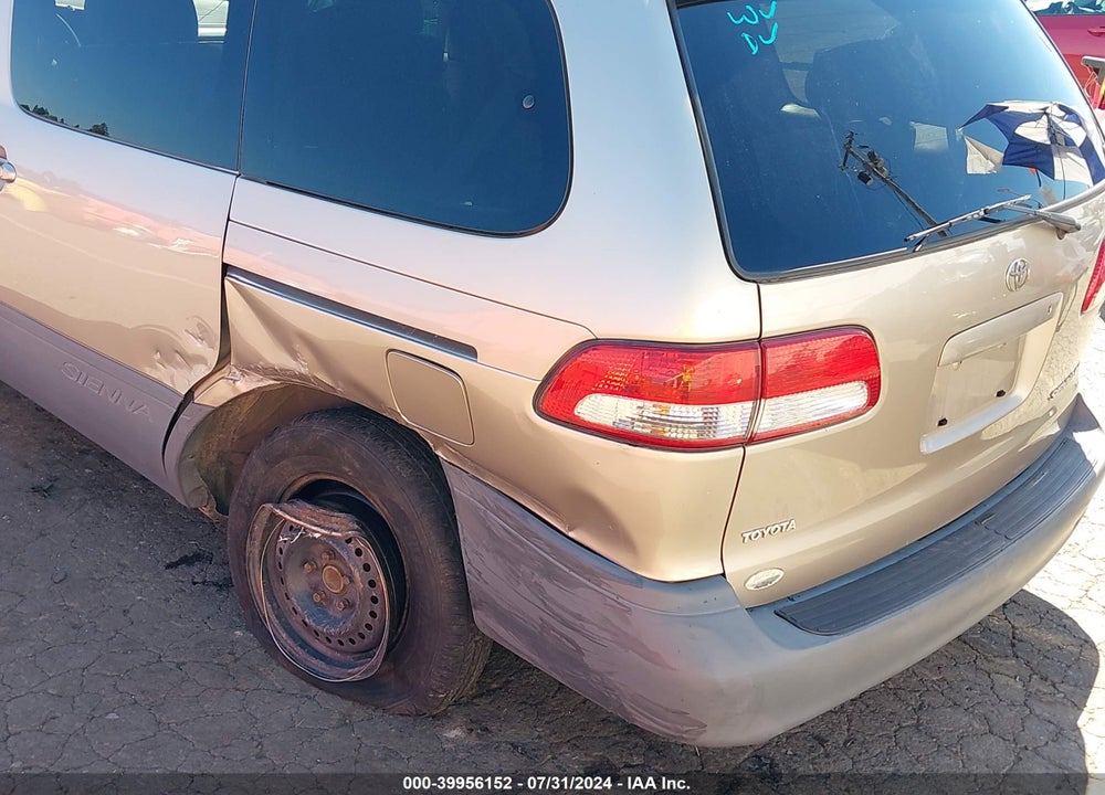 2002 TOYOTA SIENNA VIN: 4T3ZF13C72U503539