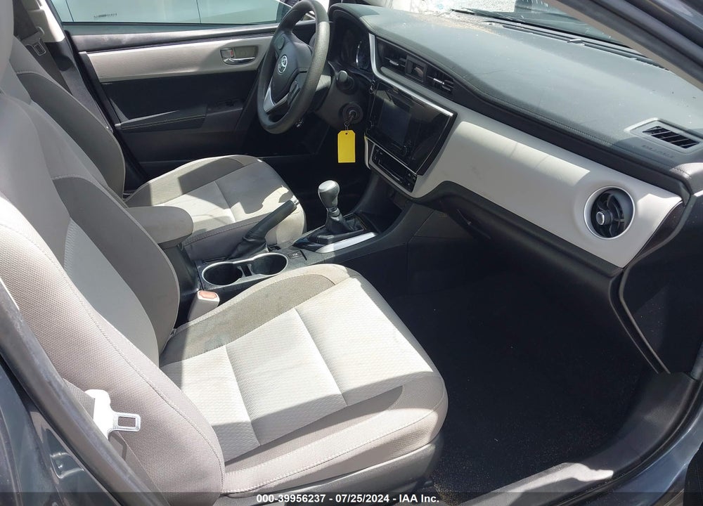 2018 TOYOTA COROLLA LE VIN: 2T1BURHE1JC021531