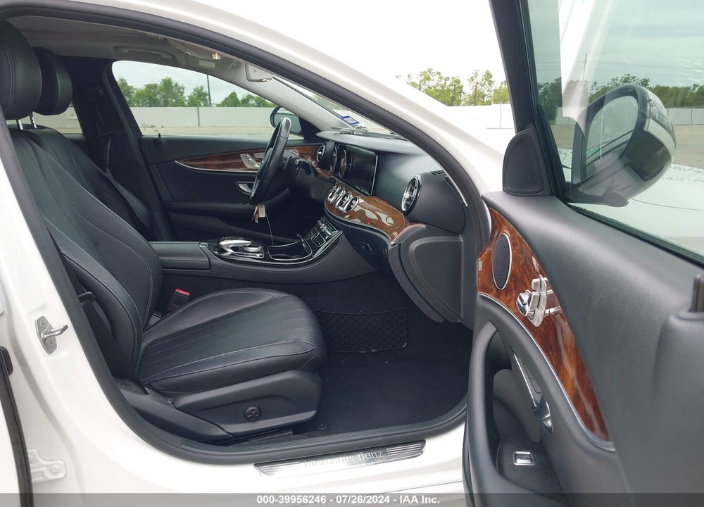 2018 MERCEDES-BENZ E 300 VIN: WDDZF4JB1JA308339