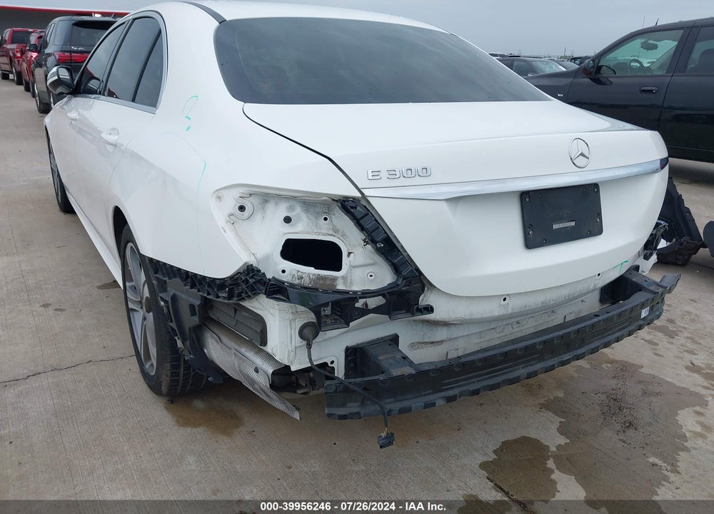 2018 MERCEDES-BENZ E 300 VIN: WDDZF4JB1JA308339