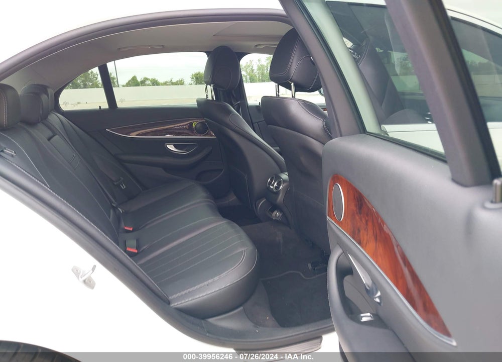 2018 MERCEDES-BENZ E 300 VIN: WDDZF4JB1JA308339