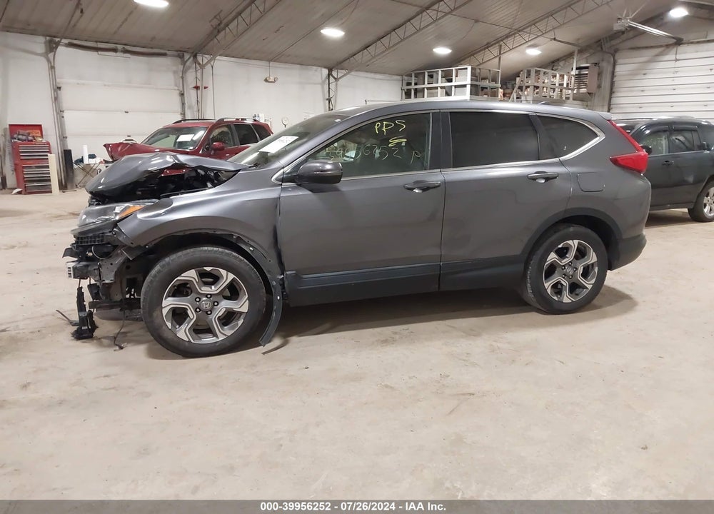 2018 HONDA CR-V VIN: 2HKRW2H50JH627139