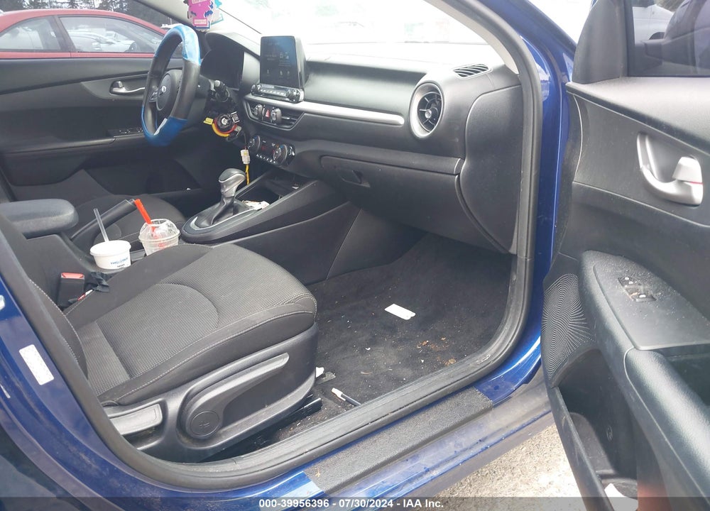 2019 KIA FORTE LXS VIN: 3KPF24AD9KE094547