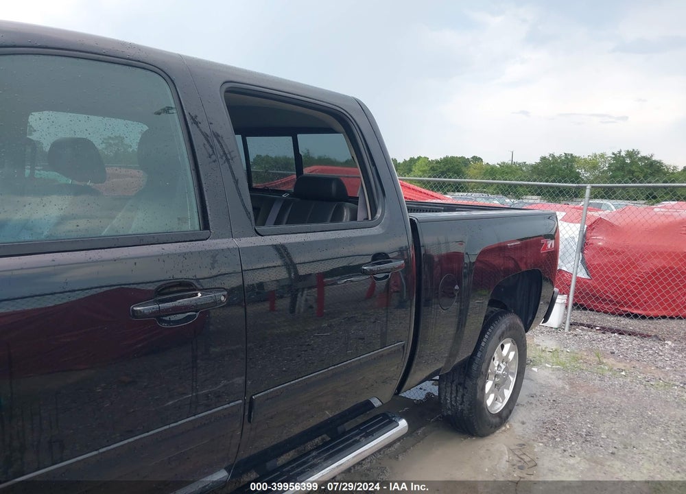 2014 CHEVROLET SILVERADO 3500HD LTZ VIN: 1GC4K1E83EF175573