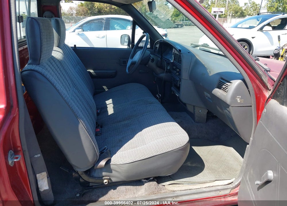 1993 TOYOTA PICKUP 1/2 TON SHORT WHLBSE DX VIN: 4TARN81P0PZ106338
