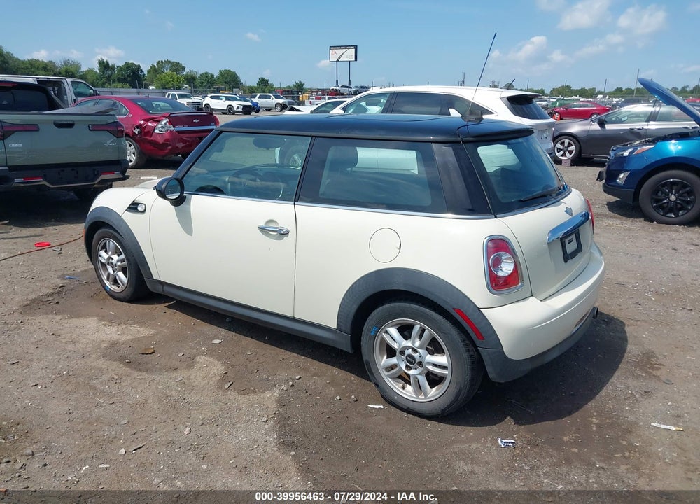 2013 MINI HARDTOP COOPER VIN: WMWSU3C51DT692471