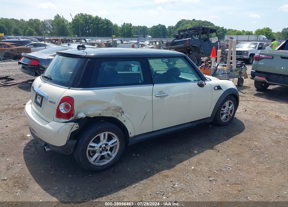 2013 MINI HARDTOP COOPER VIN: WMWSU3C51DT692471