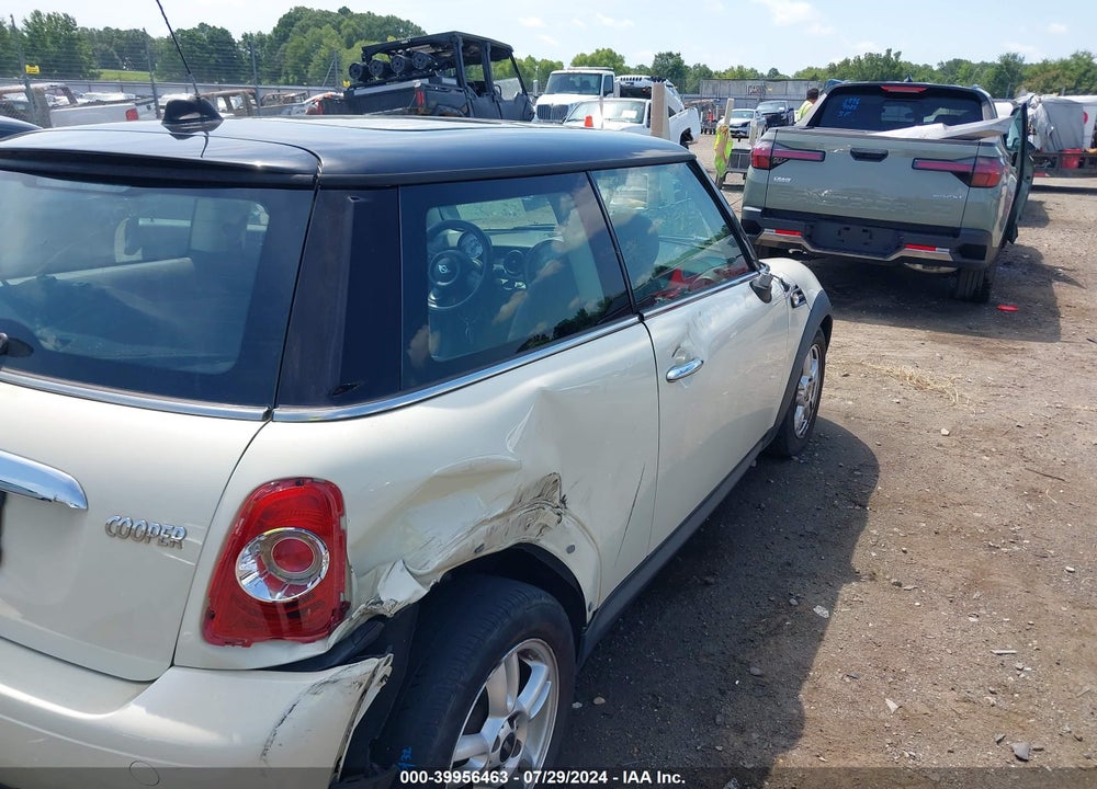 2013 MINI HARDTOP COOPER VIN: WMWSU3C51DT692471