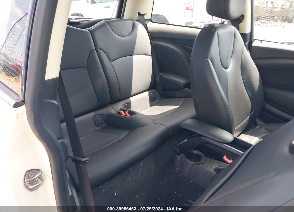 2013 MINI HARDTOP COOPER VIN: WMWSU3C51DT692471