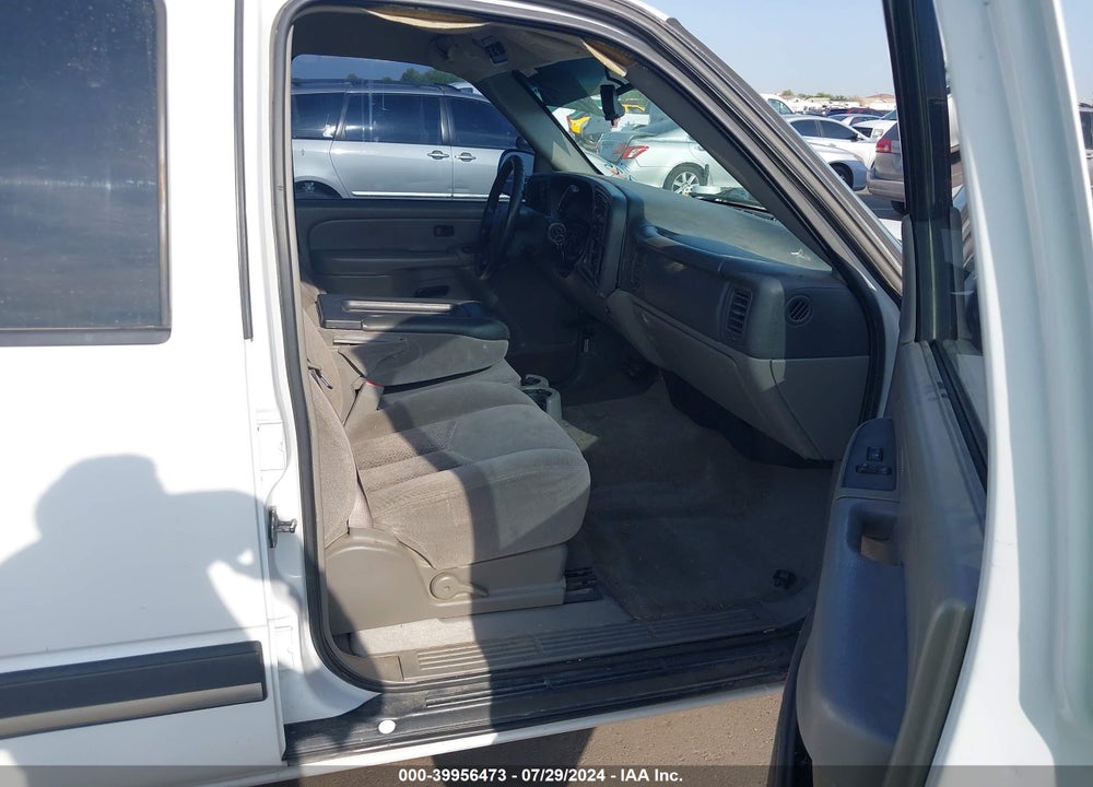 2005 CHEVROLET TAHOE LS VIN: 1GNEK13TX5R234510