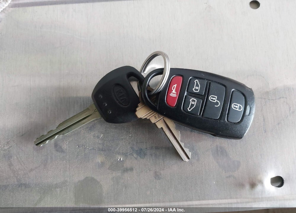 2012 KIA SEDONA LX VIN: KNDMG4C73C6431981