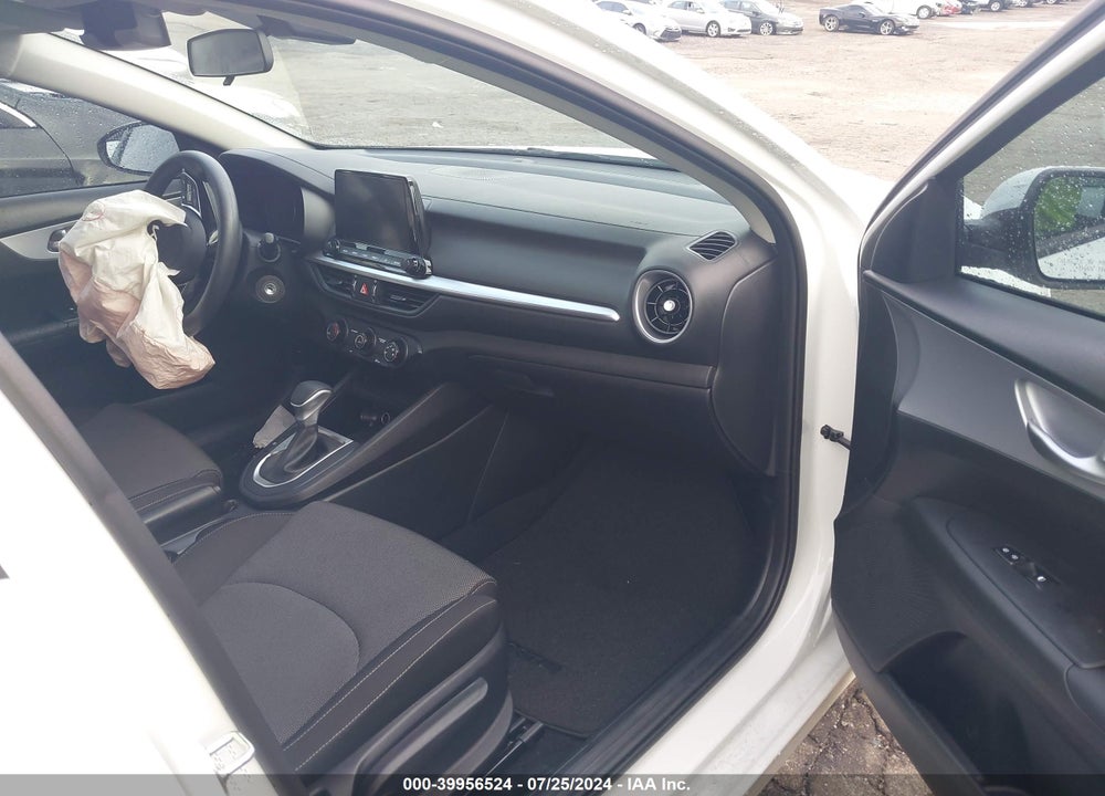 2024 KIA FORTE LXS VIN: 3KPF24AD6RE733137