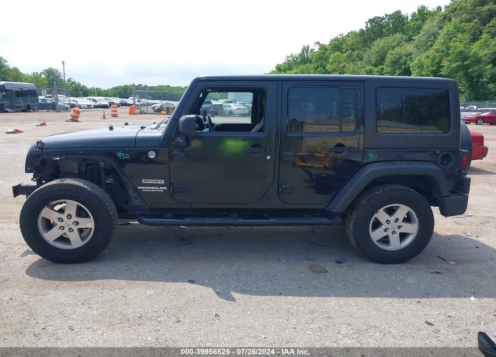 2014 JEEP WRANGLER UNLIMITED SPORT VIN: 1C4BJWDG8EL127827