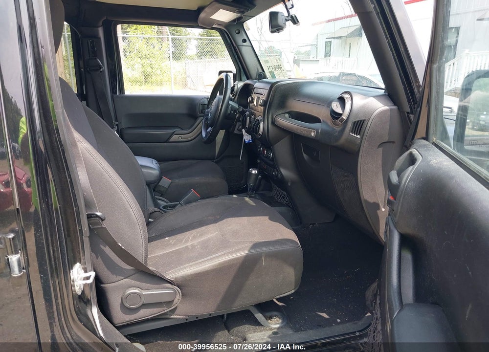 2014 JEEP WRANGLER UNLIMITED SPORT VIN: 1C4BJWDG8EL127827