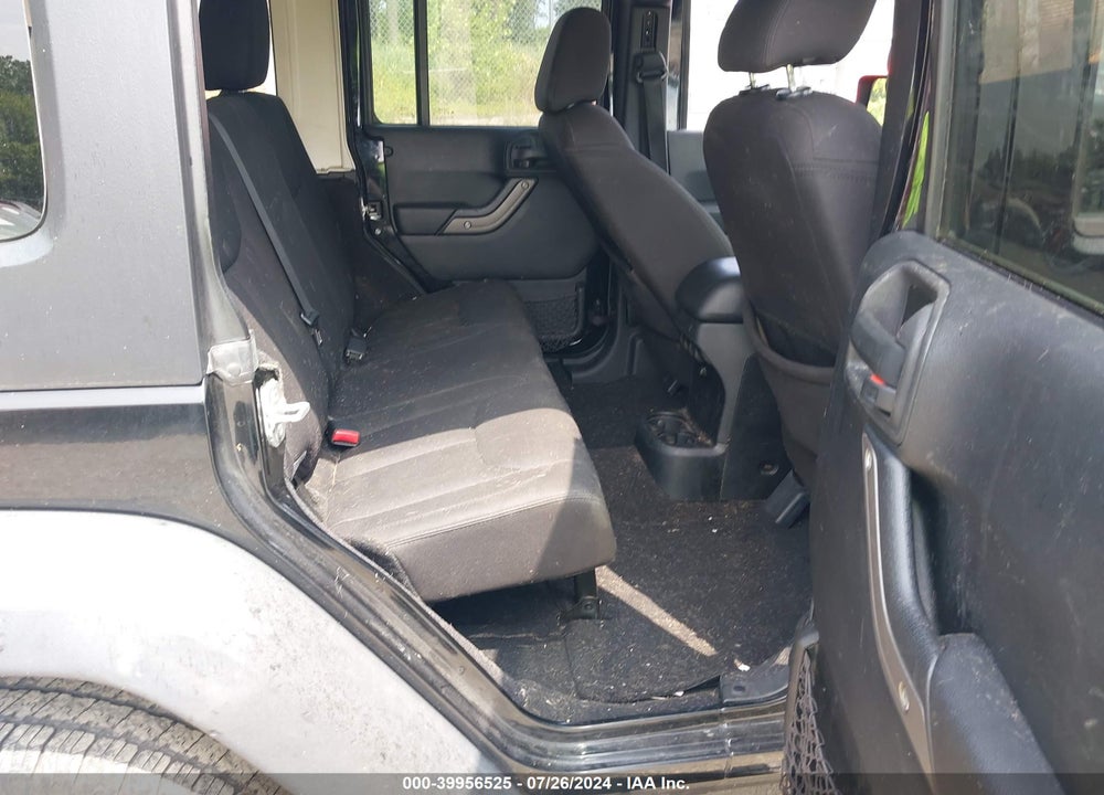 2014 JEEP WRANGLER UNLIMITED SPORT VIN: 1C4BJWDG8EL127827