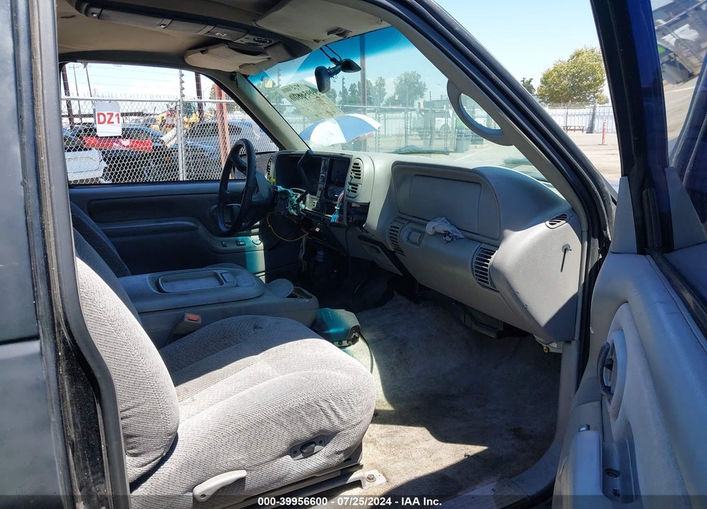 1997 CHEVROLET TAHOE VIN: 3GNEK18R6VG156112