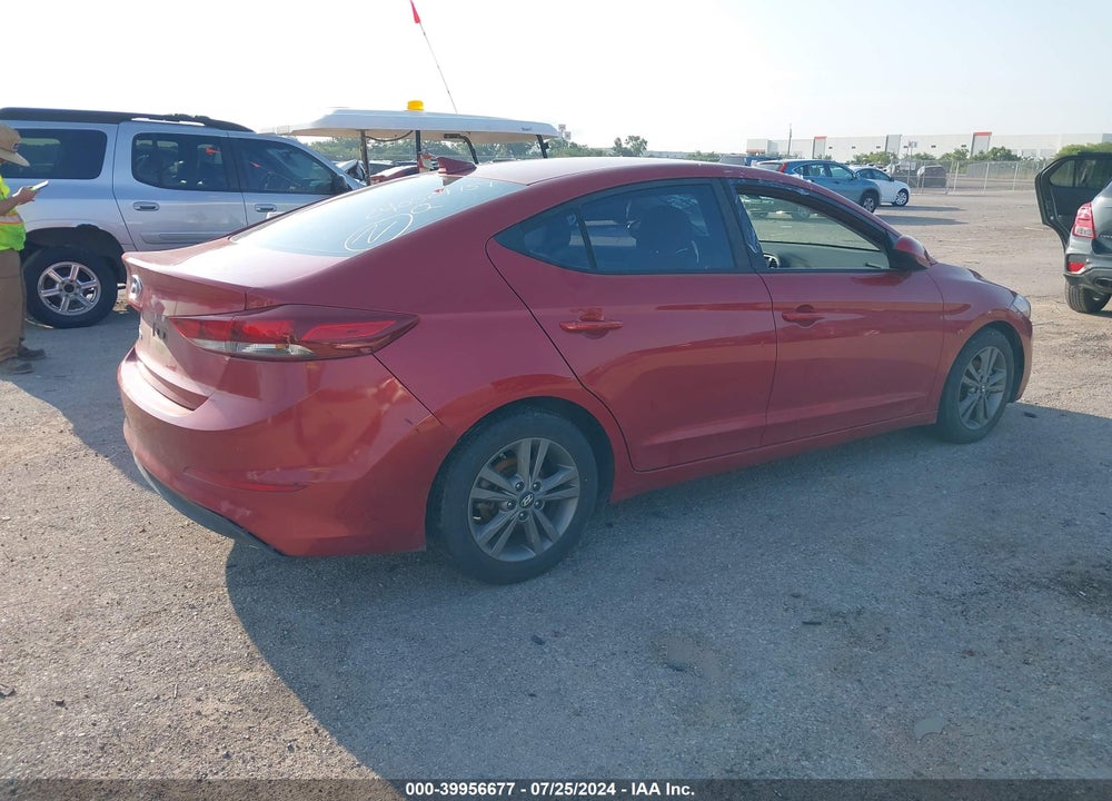 2018 HYUNDAI ELANTRA SEL VIN: 5NPD84LF1JH306419