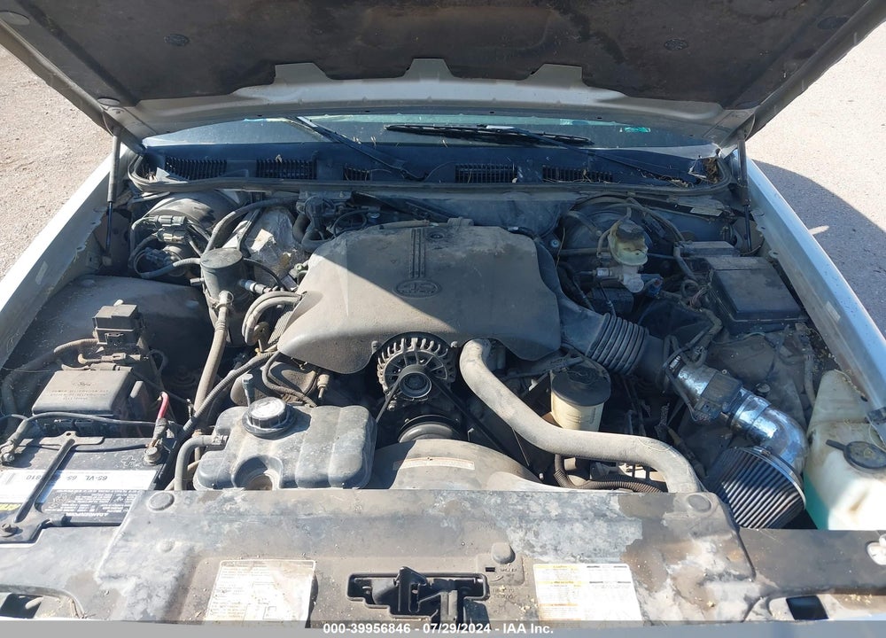 1999 FORD CROWN VICTORIA LX VIN: 2FAFP74W3XX121698