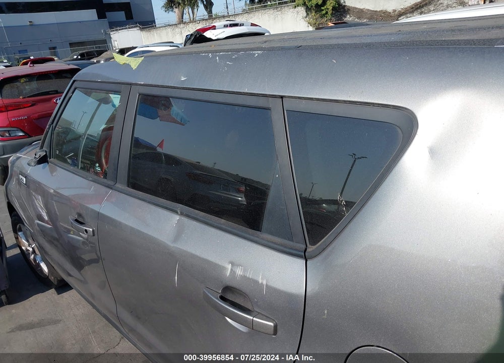 2018 KIA SOUL VIN: KNDJN2A20J7615836