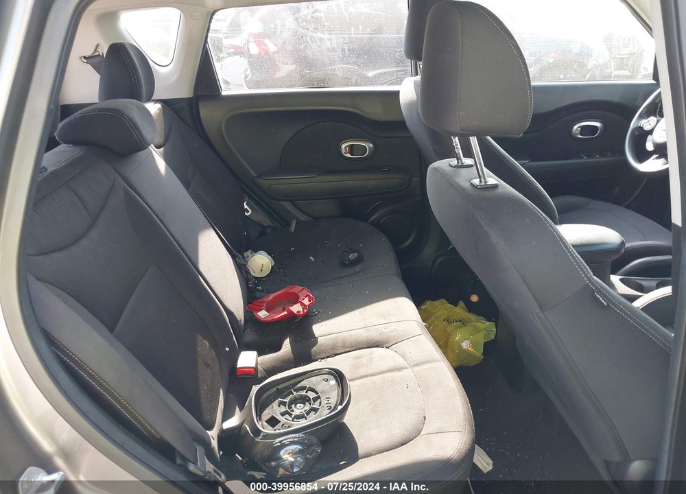 2018 KIA SOUL VIN: KNDJN2A20J7615836