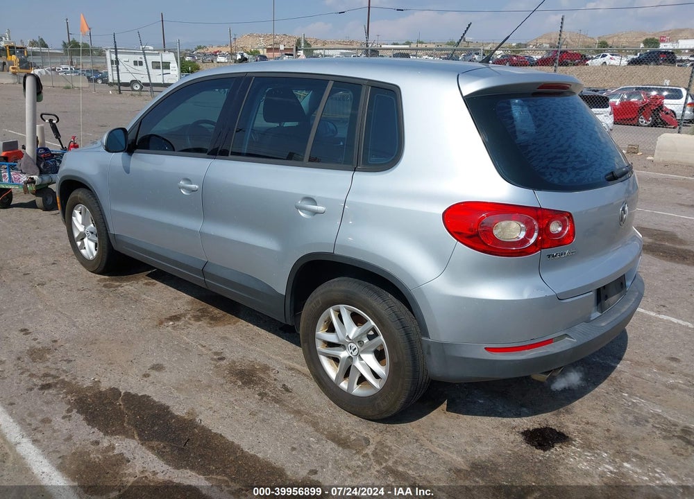 2011 VOLKSWAGEN TIGUAN S VIN: WVGAV7AX4BW506260