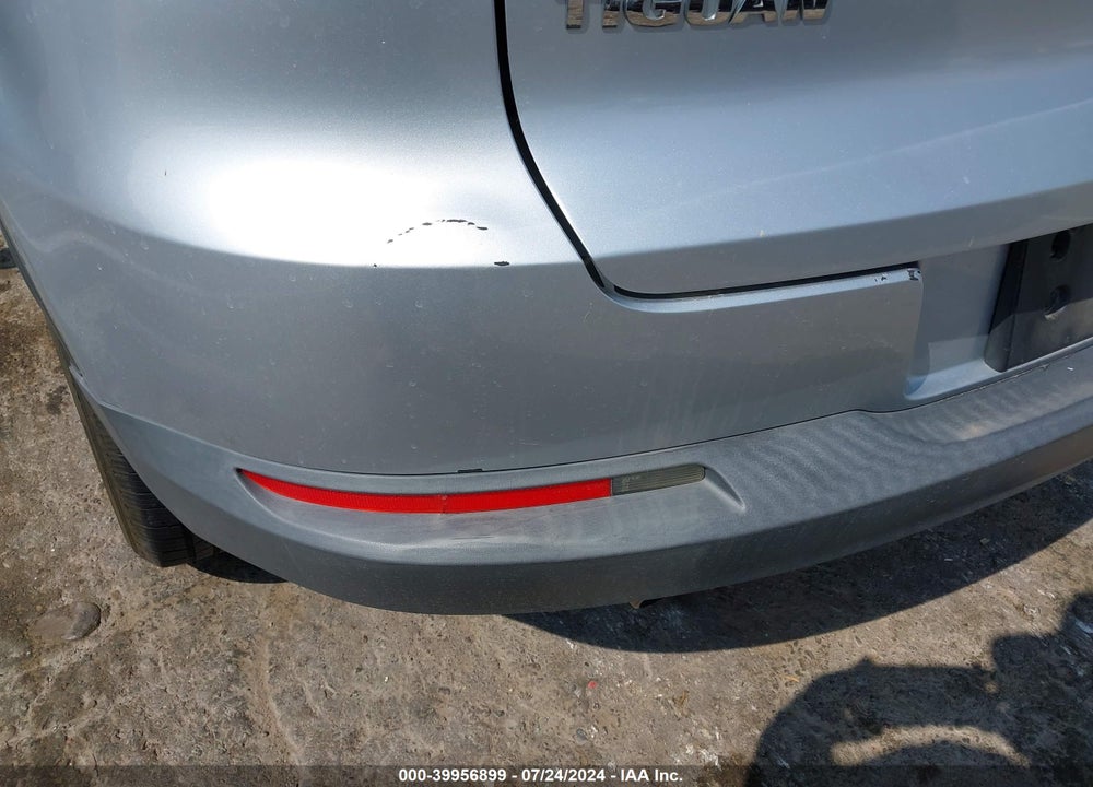 2011 VOLKSWAGEN TIGUAN S VIN: WVGAV7AX4BW506260