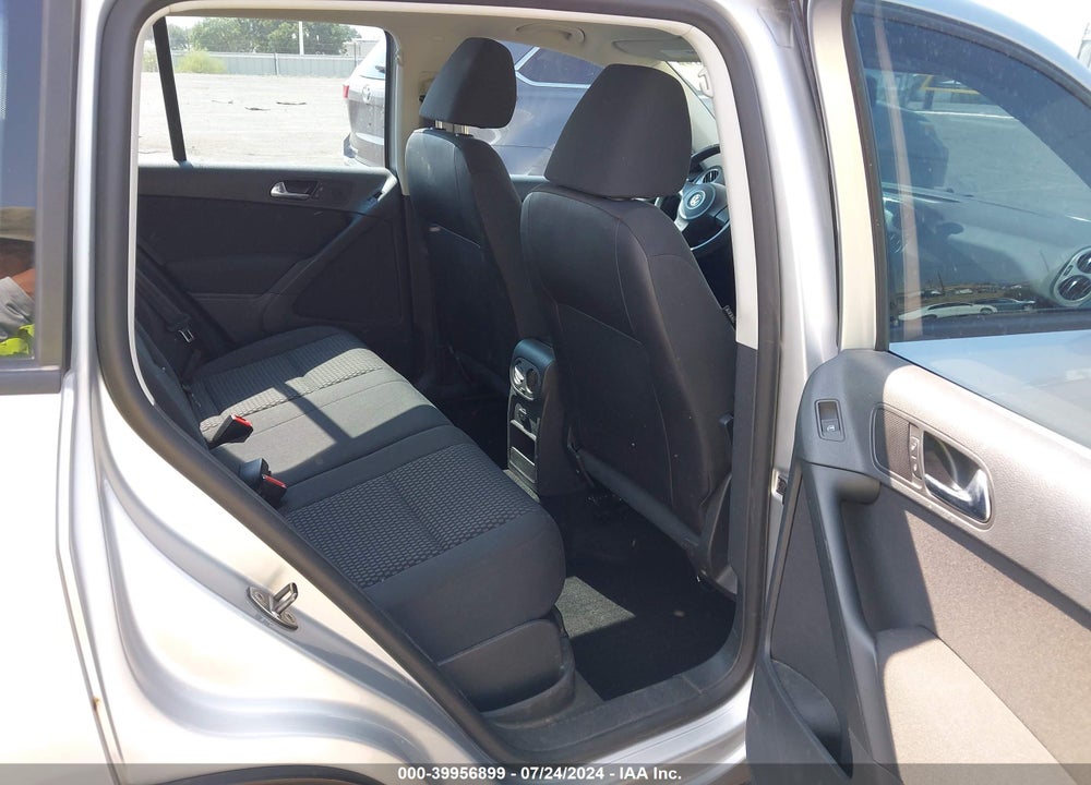 2011 VOLKSWAGEN TIGUAN S VIN: WVGAV7AX4BW506260