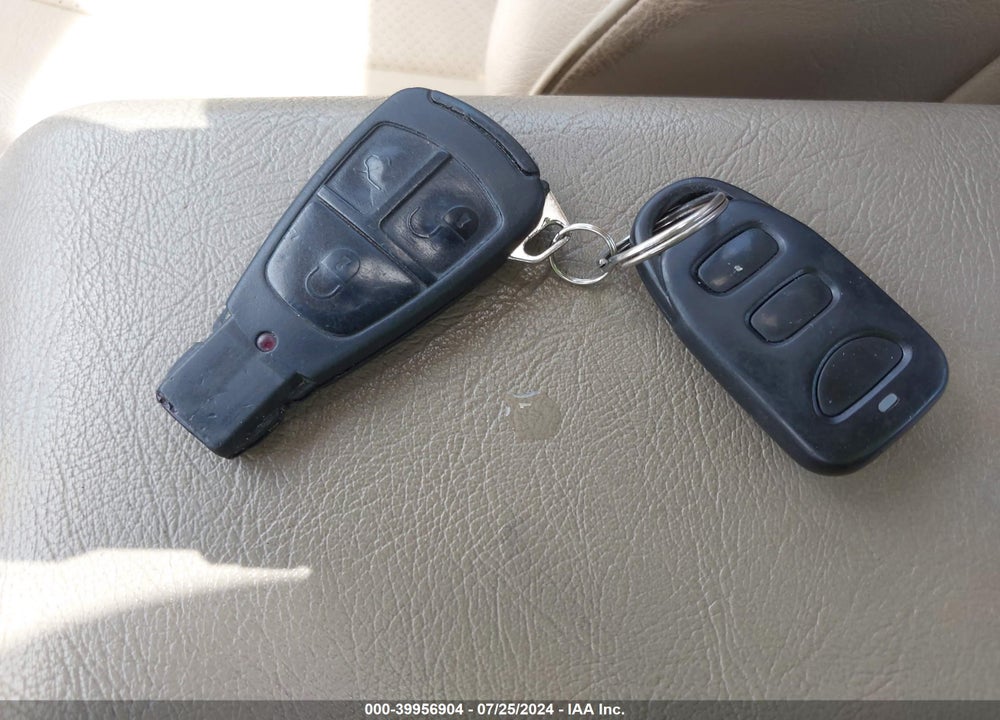 2000 MERCEDES-BENZ C 230 VIN: WDBHA24G6YA830487