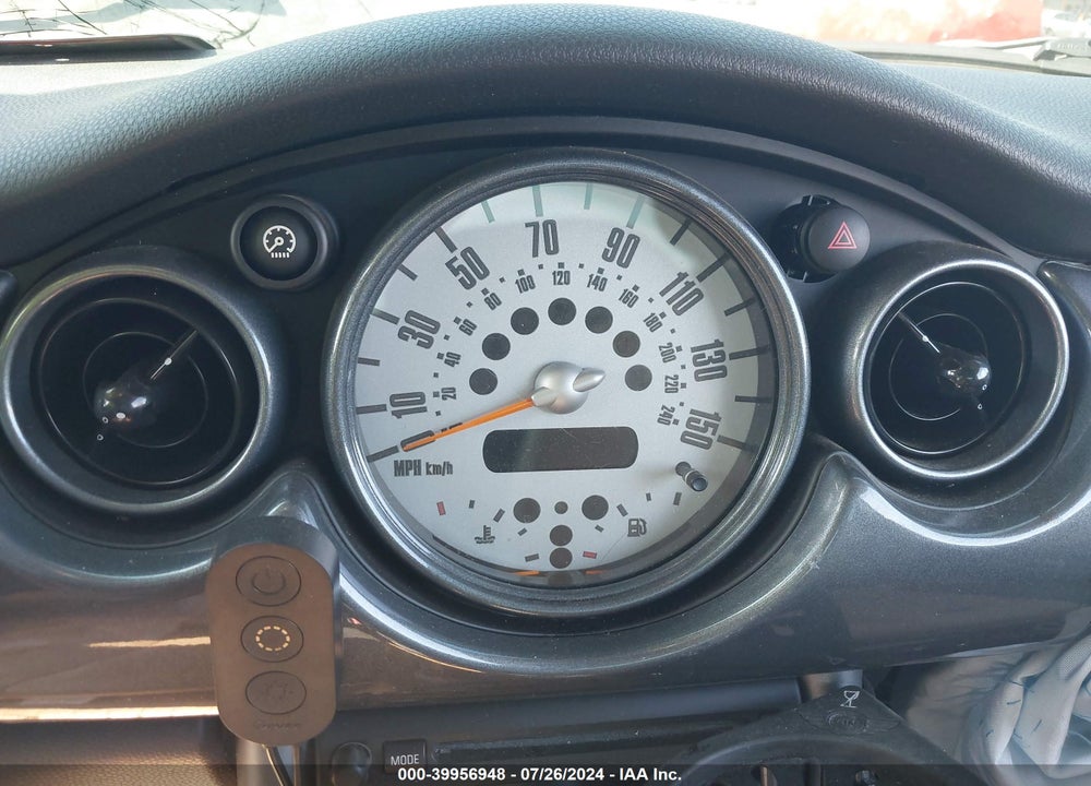 2004 MINI COOPER VIN: WMWRC334X4TC51529