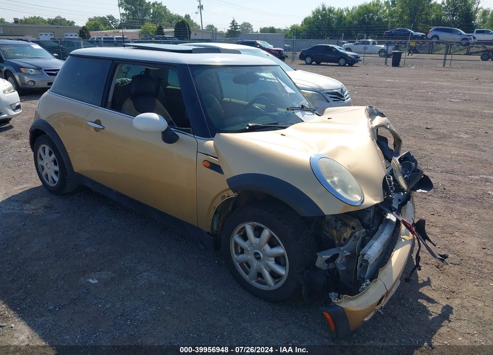 2004 MINI COOPER VIN: WMWRC334X4TC51529