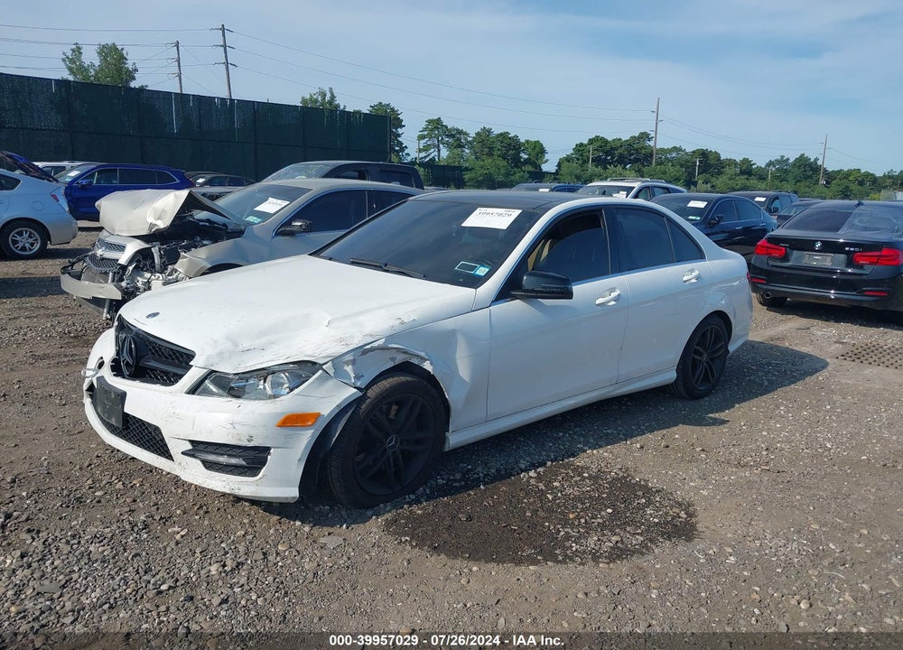 2013 MERCEDES-BENZ C 300 LUXURY 4MATIC/SPORT 4MATIC VIN: WDDGF8AB1DR244856