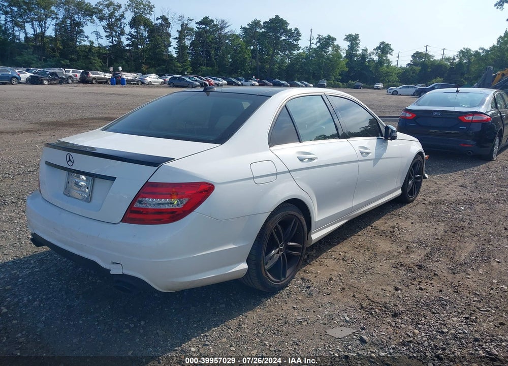 2013 MERCEDES-BENZ C 300 LUXURY 4MATIC/SPORT 4MATIC VIN: WDDGF8AB1DR244856