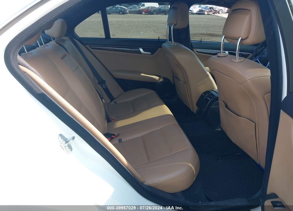 2013 MERCEDES-BENZ C 300 LUXURY 4MATIC/SPORT 4MATIC VIN: WDDGF8AB1DR244856