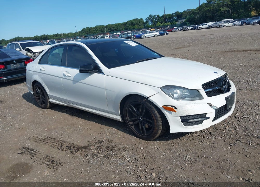 2013 MERCEDES-BENZ C 300 LUXURY 4MATIC/SPORT 4MATIC VIN: WDDGF8AB1DR244856