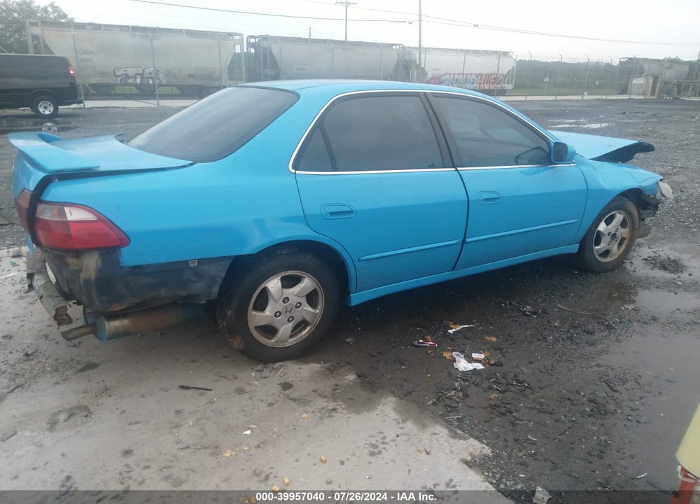 1998 HONDA ACCORD EX VIN: 1HGCG555XWA095990