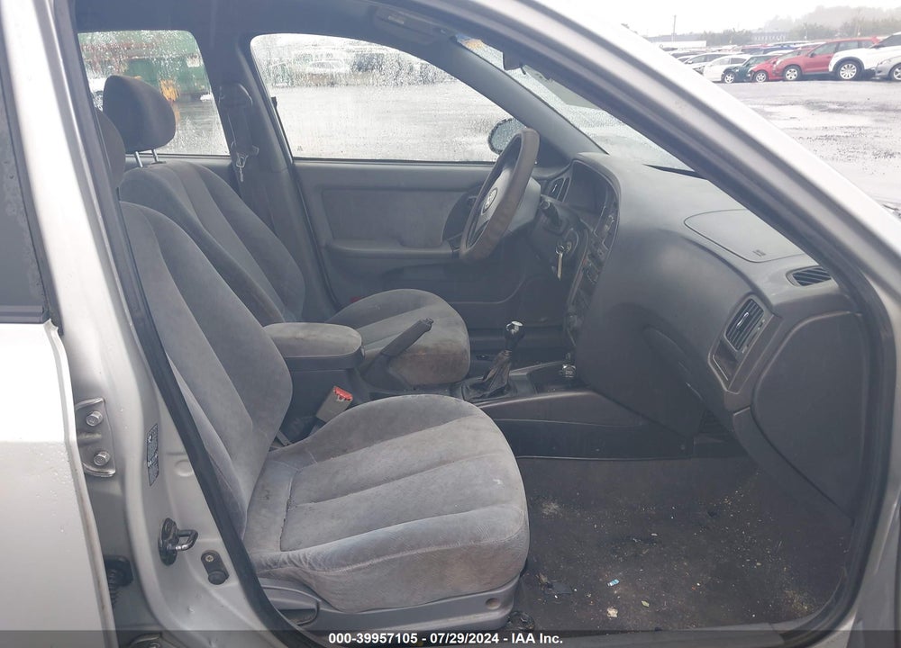 2005 HYUNDAI ELANTRA GLS/GT VIN: KMHDN46D55U117931