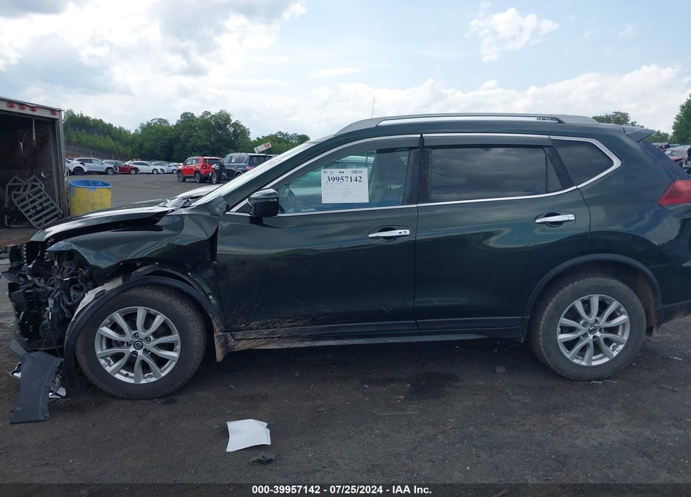 2018 NISSAN ROGUE SV VIN: 5N1AT2MV1JC813453