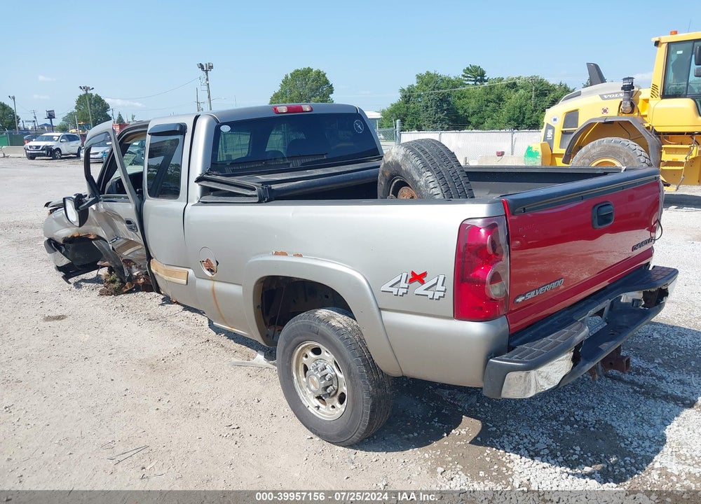 2003 CHEVROLET SILVERADO 2500HD LS VIN: 1GCHK29U03E106891