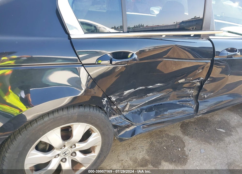 2010 HONDA ACCORD 2.4 EX VIN: 1HGCP2F72AA172407