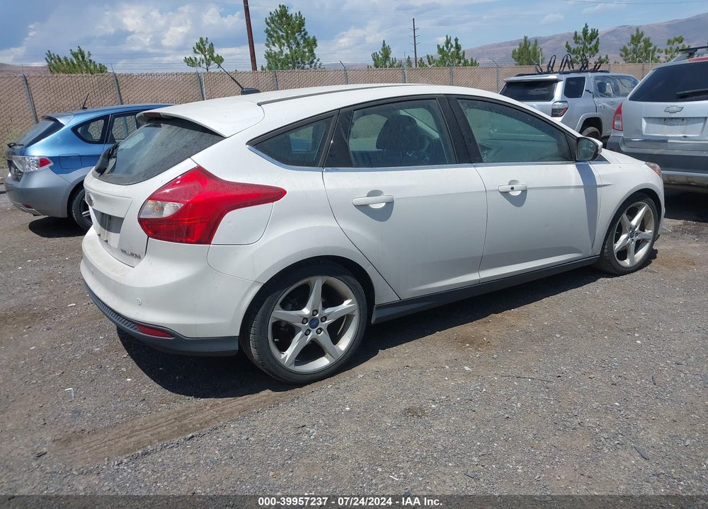 2014 FORD FOCUS TITANIUM VIN: 1FADP3N2XEL111725