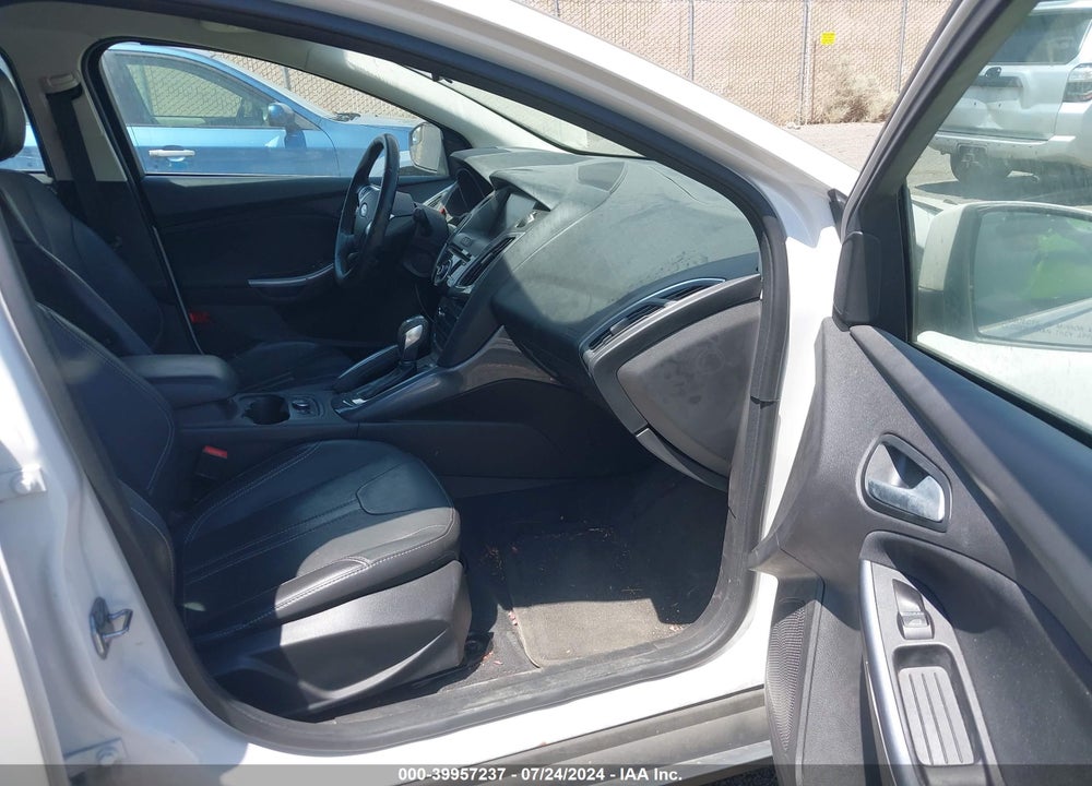 2014 FORD FOCUS TITANIUM VIN: 1FADP3N2XEL111725
