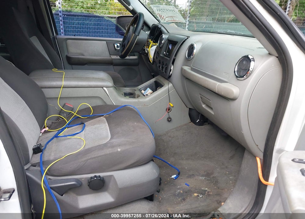 2004 FORD EXPEDITION NBX/XLT VIN: 1FMFU16L04LA73309