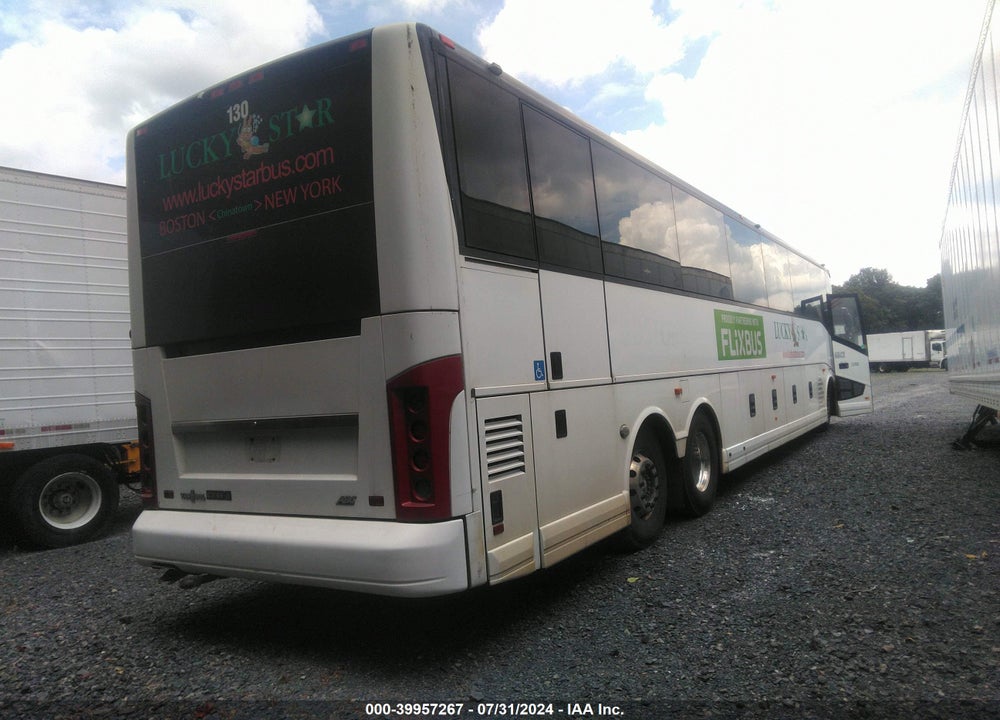 2015 VAN HOOL COMMUTER COACH CX VIN: YE2XC21B8F3048568