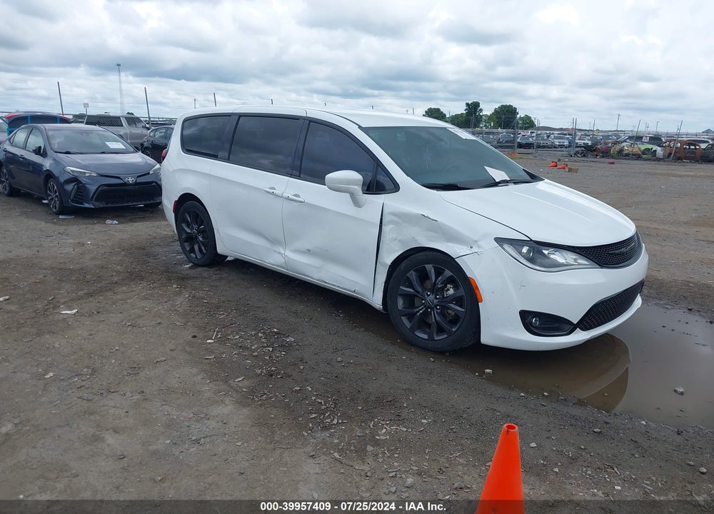 2020 CHRYSLER PACIFICA TOURING VIN: 2C4RC1FG5LR116328