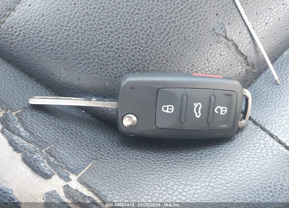 2014 VOLKSWAGEN JETTA 1.8T SE VIN: 3VWD17AJXEM362756
